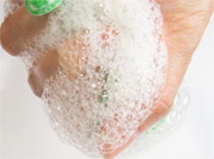 泡パフ使用方法　洗顔石けんの場合　ステップ2